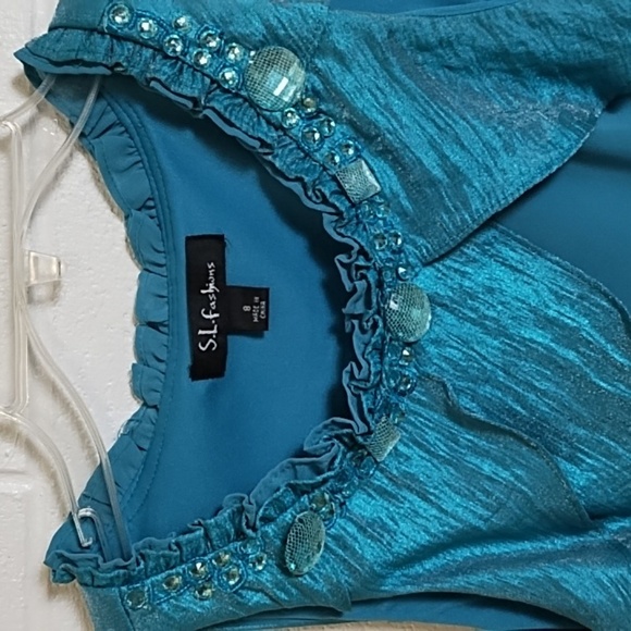 Elegant Teal Sleeveless Layered Dress - Picture 13 of 15